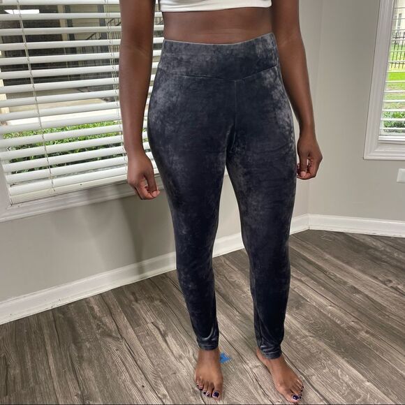 C-mode Grey Velvet Super Soft Leggings and Zip UP Hoodie Set - Picture 4 of 16